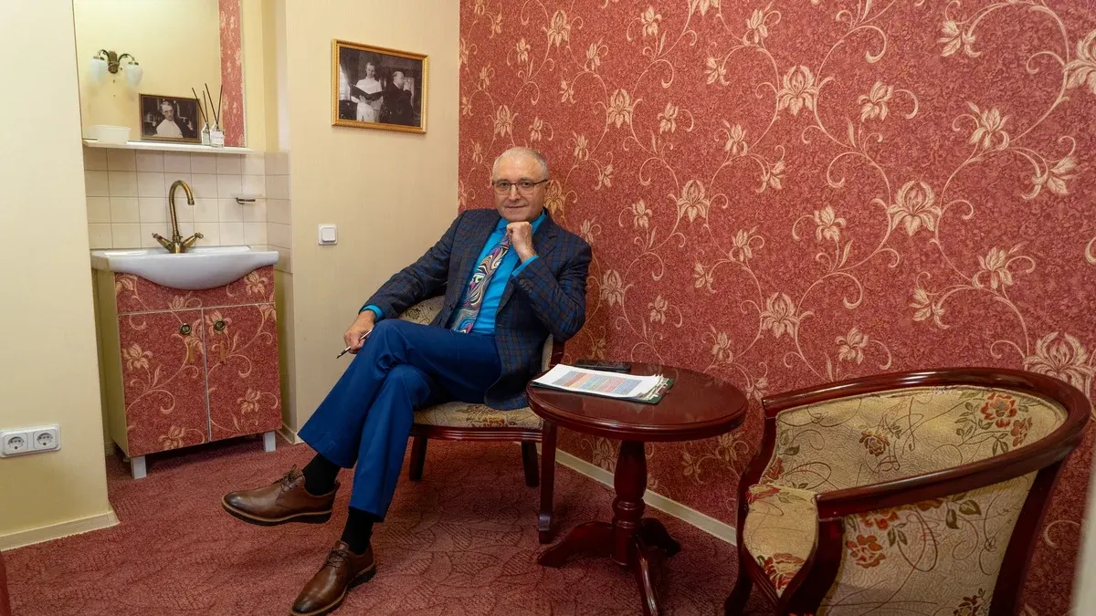 Андрей Бобровский о пищевых паузах при высоком сахаре Голодание при диабете: Бобровский Андрей Вениаминович, к.м.н., врач-диетолог, санаторий Тюрьма для жира